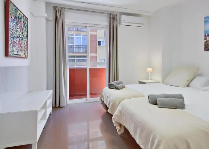 Amplio Piso Con Terraza Malaga