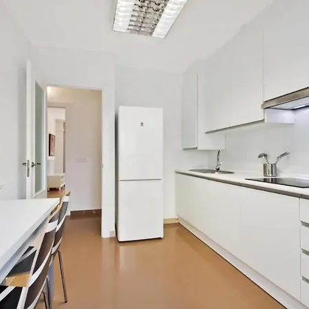 Amplio Piso Con Terraza *